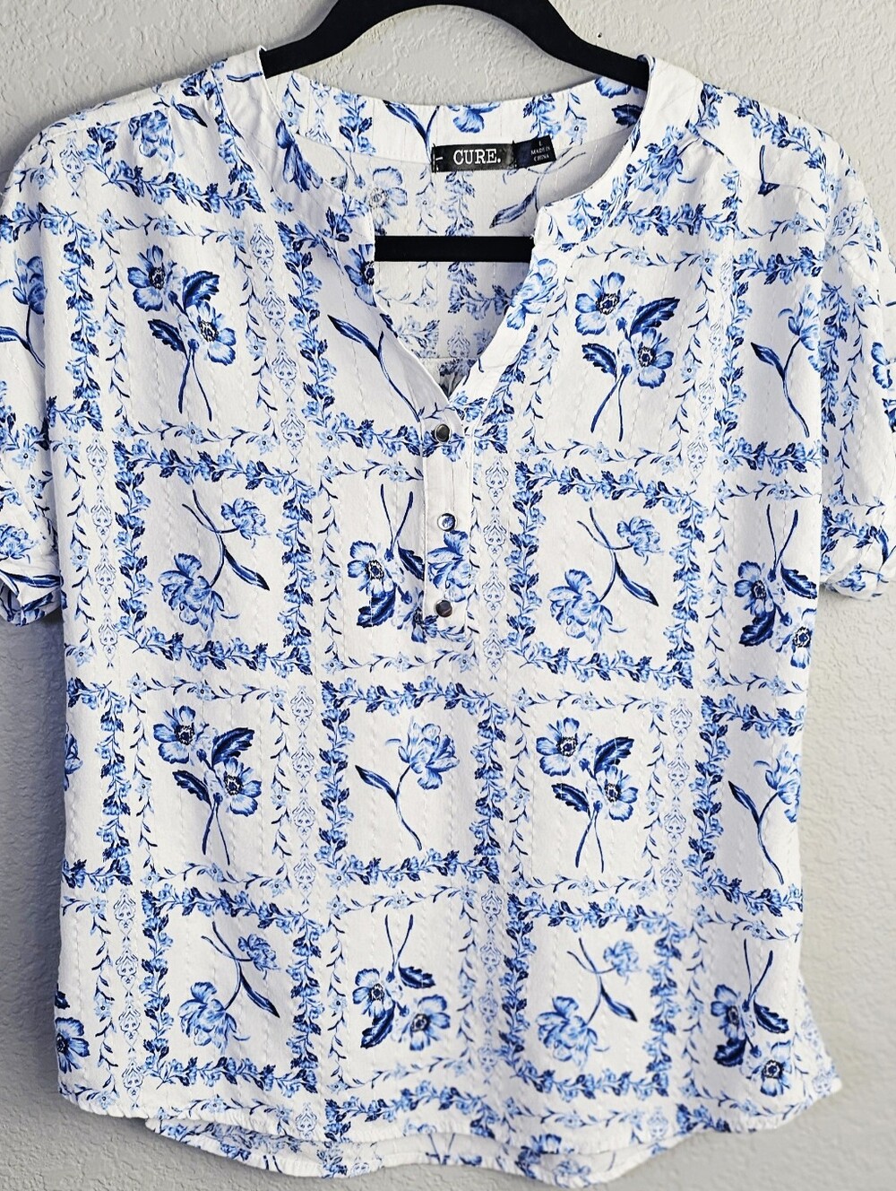 Cure White Blue Floral Print Henley Blouse Size Large Cottagecore
